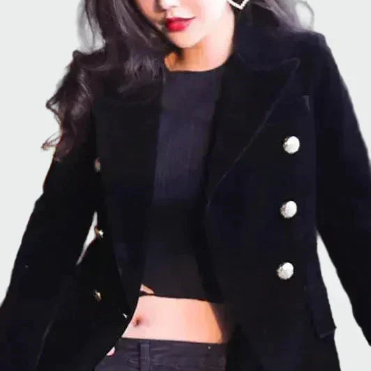 Michaela - Sako v dokonalém střihu